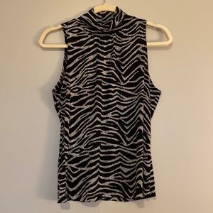 EUC black & white Stephen & Casey sleeveless top size medium